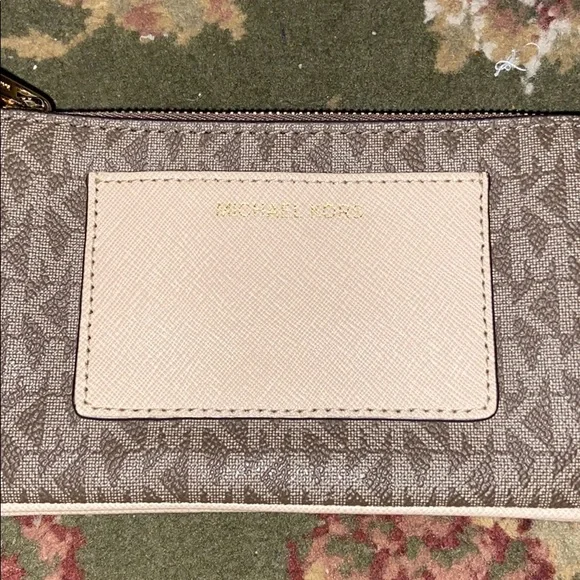 Michael Kors Double Zip Wristlet - Picture 3 of 9